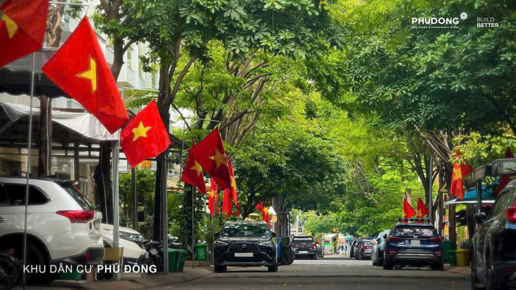 Him lam phu dong don le 30/4 Hình ảnh lá cờ Việt nam Tung bay